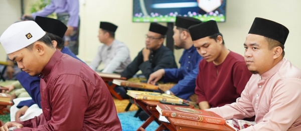 MAJLIS KHATAM AL-QURAN &amp; CERAMAH RAMADAN
